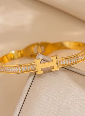 H字母镶钻钛钢手镯不掉色外贸爆款弹簧手镯镀18K金跨境不锈钢