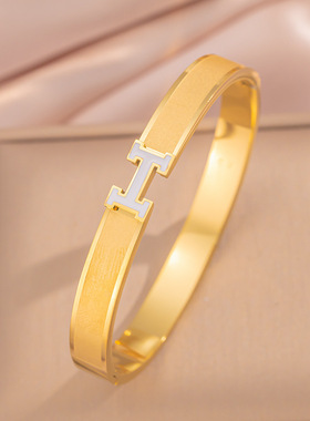 亚马逊 速卖通跨境热卖钛钢字母H手镯电镀18K 不掉色欧美时尚