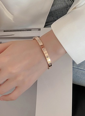 韩版时尚百搭卡家钛钢满钻手镯女开口极简风网红同款手环厂家