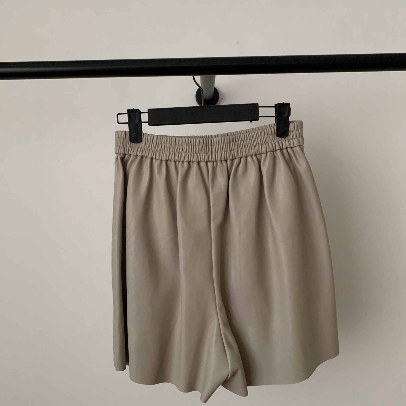 THXGIVING-百搭松紧腰PU人造皮革仿皮裤休闲短裤81213,淘宝优惠券,粉丝福利购,淘宝优惠卷