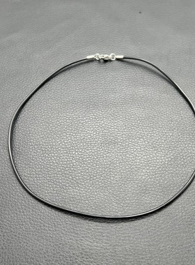 刘恋同款筒约百搭黑色皮颈链锁骨链choker