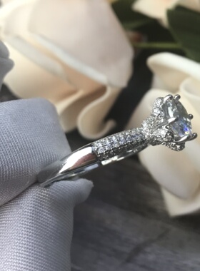 抖音直播美国克拉猫爪活口莫桑钻