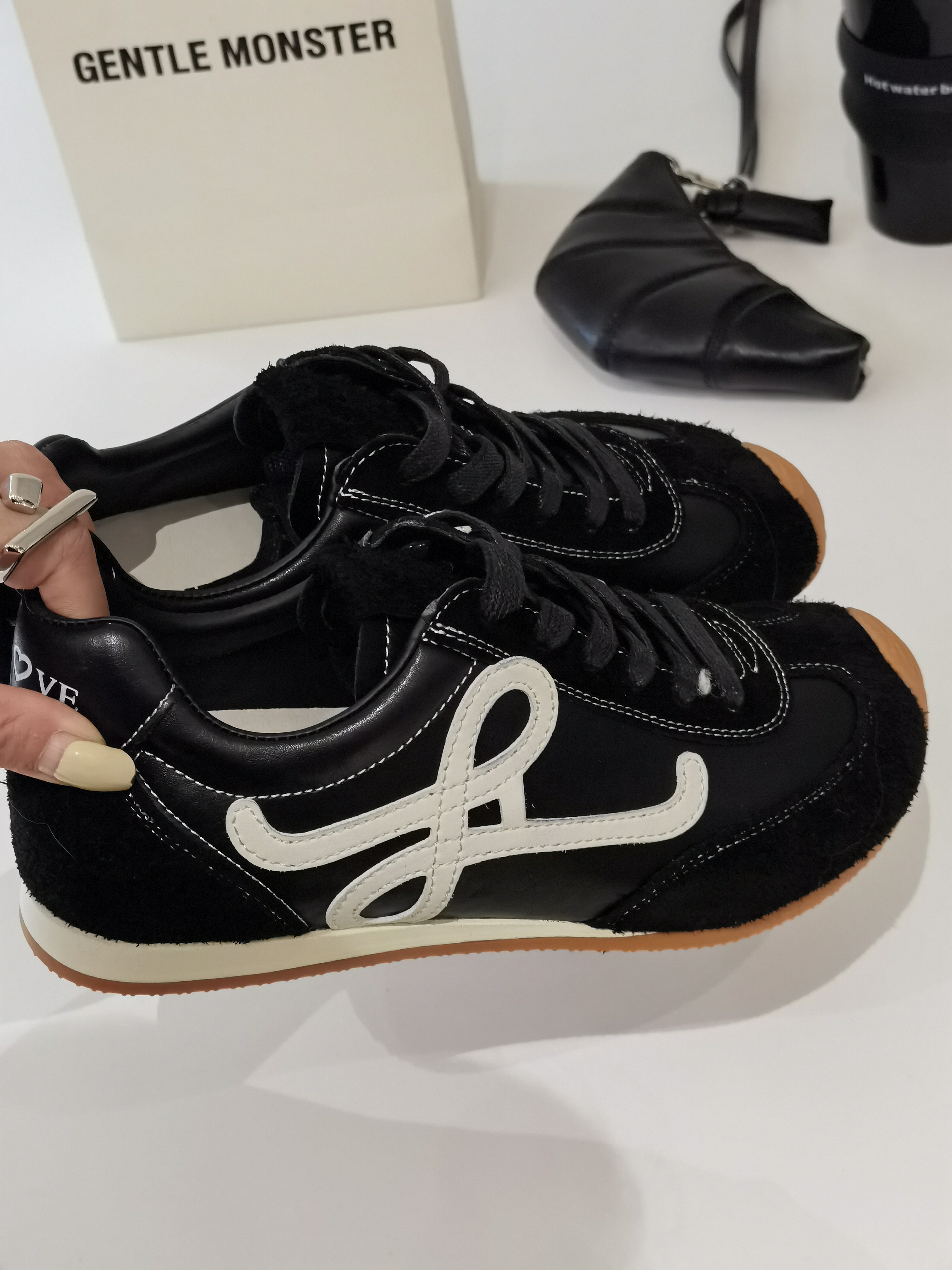 诗歌兰同款-新款运动休闲鞋真皮版内增高德训芒果头女鞋2050 - 图1