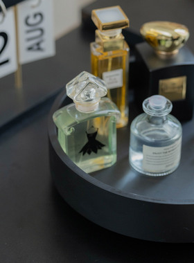 黑色实木旋转香水收纳盒圆形装饰