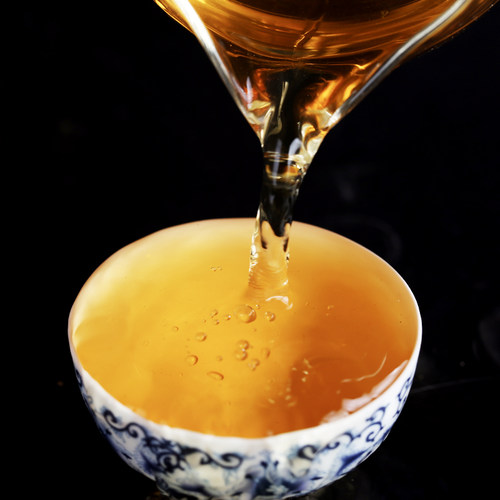 八角亭2018年黎明之光青饼357g云南七子饼布朗山老树普洱茶生茶 - 图3