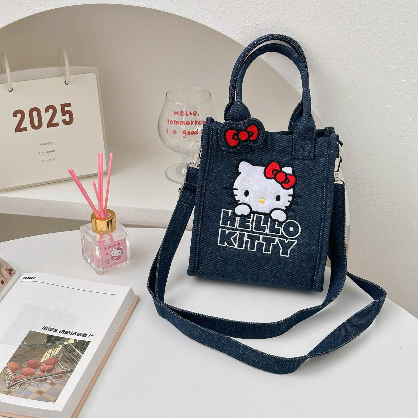 三丽鸥正版牛仔系列包包凯蒂猫斜挎手提单肩包包可爱刺绣少女心萌,淘宝优惠券,粉丝福利购,淘宝优惠卷