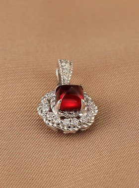 18k金铂金950人工培育钻石足反钻人工钻糖塔吊坠