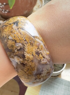 金黄色全玉化细腻玛瑙手镯