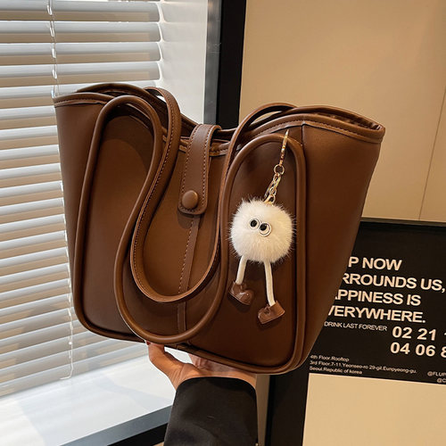 高级感复古包包女2025新款潮美拉德单肩包大容量通勤包爆款托特包 - 图2