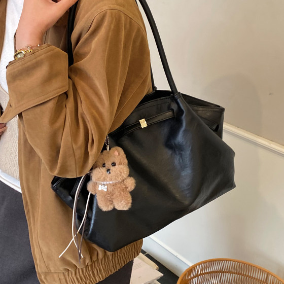 2025 new niche versatile large capacity shoulder bag