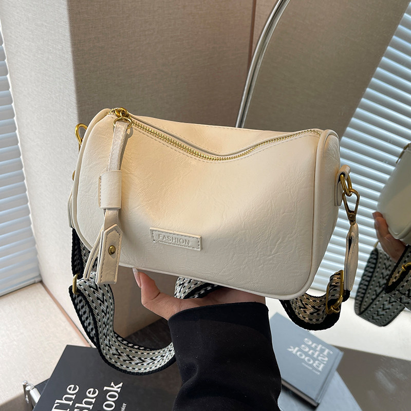 宽肩带包包女式2025新款夏天流行时尚单肩包高级感复古通勤斜挎包,淘宝优惠券,粉丝福利购,淘宝优惠卷