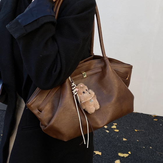 2025 new niche versatile large capacity shoulder bag