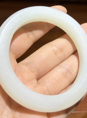 新疆和田白玉籽料手镯带皮 戒指戒面宝宝锁 玉石雕刻培训学校