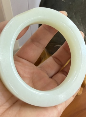 新疆和田白玉籽料手镯带皮 貔貅小配饰小挂件 玉石雕刻培训学校