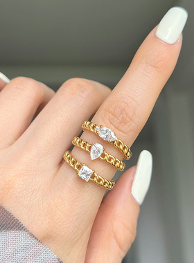 女钛钢金色精致异形钻戒指高保色