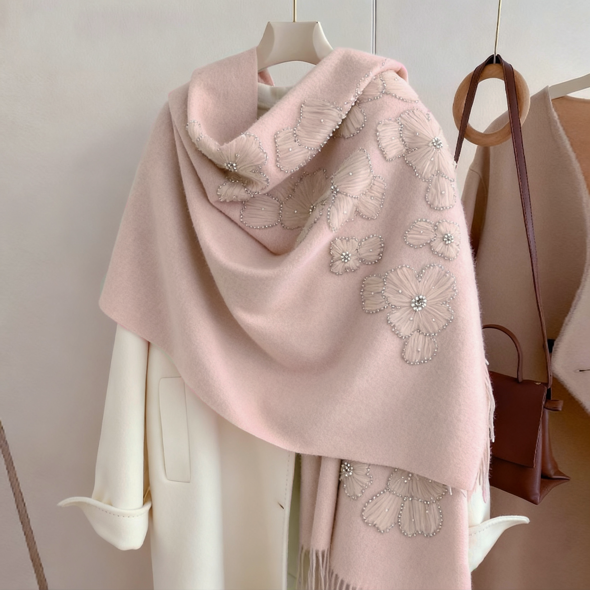 粉色羊毛围巾女冬季斗篷披肩外搭礼盒2025新款高级感披风妈妈送礼,淘宝优惠券,粉丝福利购,淘宝优惠卷