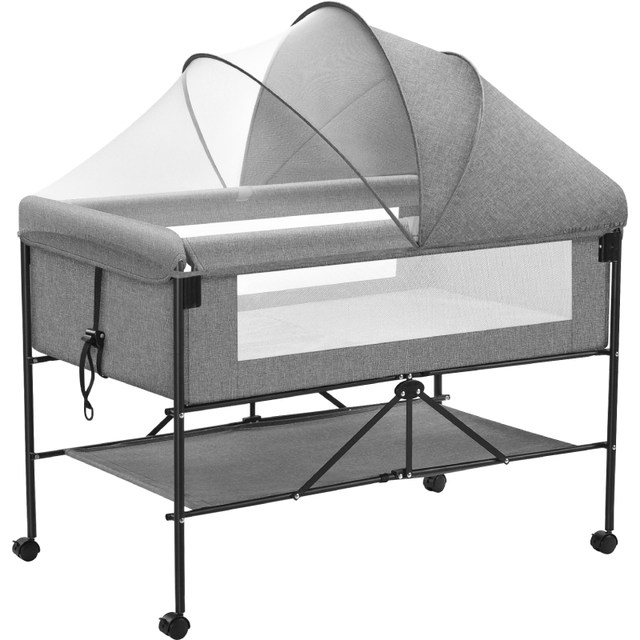 Movable multifunctional baby crib