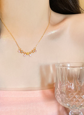 轻奢风金色花朵吊坠项链女高级感