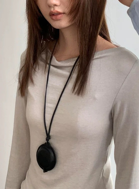 黑色挂脖小包韩系ins2024秋季新款百搭设计感包挂件卷尺小包