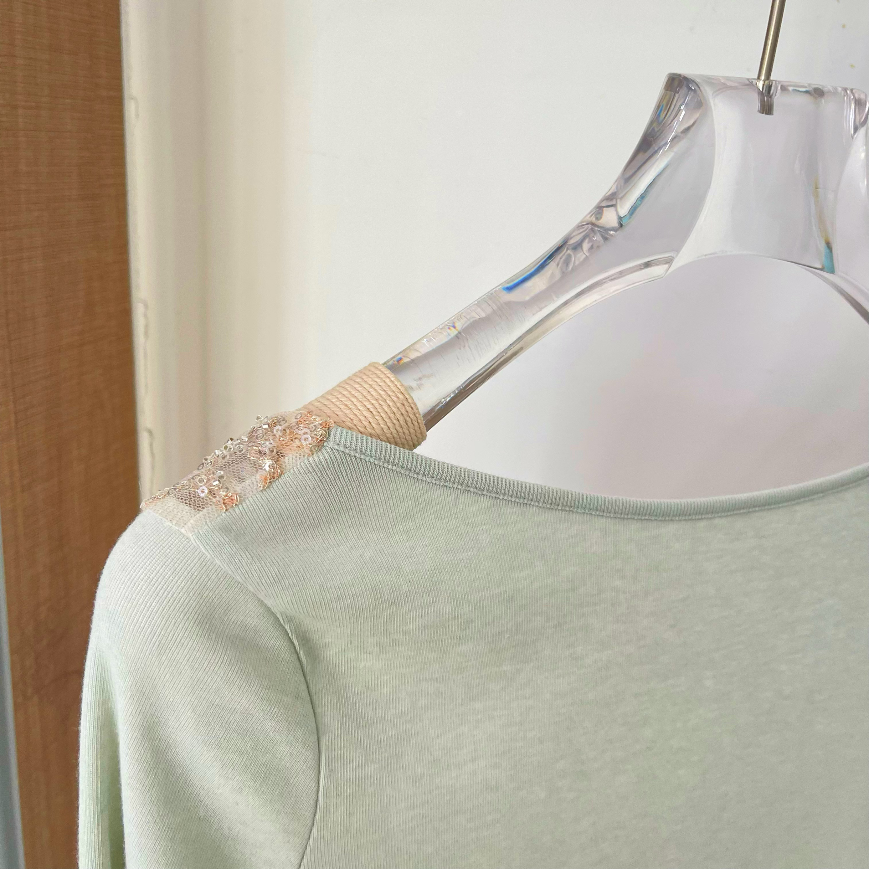 MINI老江 背影绝杀crush郁蓝拼接蕾丝露背绣珠打底T恤上衣女长T - 图3