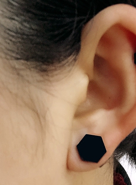 圆形欧美风黑色钛钢哑铃耳环
