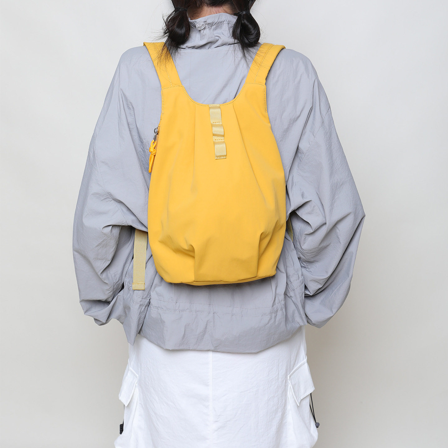 Lightweight outdoor backpack for men and women, niche vest backpack, mountaineering, cycling, travel, small school bag, cross-border