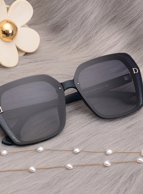 韩版方形女士偏光墨镜