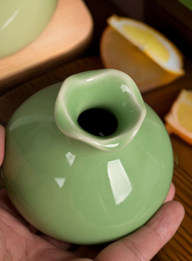 流转千年精品青瓷折口小花瓶