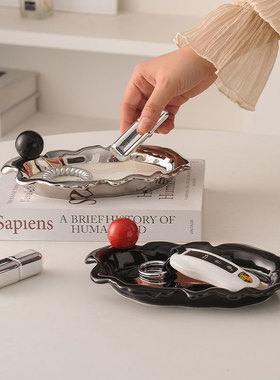 简约现代放钥匙收纳摆件