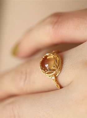 蜜糖 财不可挡女神简约蕾丝花纹天然蛋面黄水晶同款轻奢百搭戒指