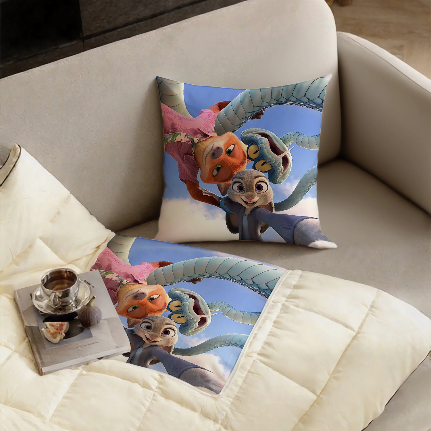 疯狂动物城抱枕被子二合一两用办公室午休被汽车空调被子,淘宝优惠券,粉丝福利购,淘宝优惠卷