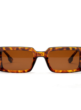 痞幼同款搞怪墨镜女2024新款挑眉个性不规则大小眼眼镜网红ins风