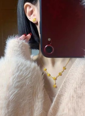 送女友礼物2024新款花朵挂坠黄金