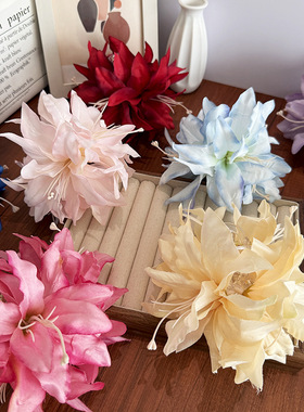 Willa｜仿真百合花抓夹大号度假氛围感花朵盘发鲨鱼夹古风发夹