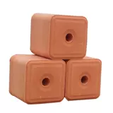 Высокости лизания кирпича.