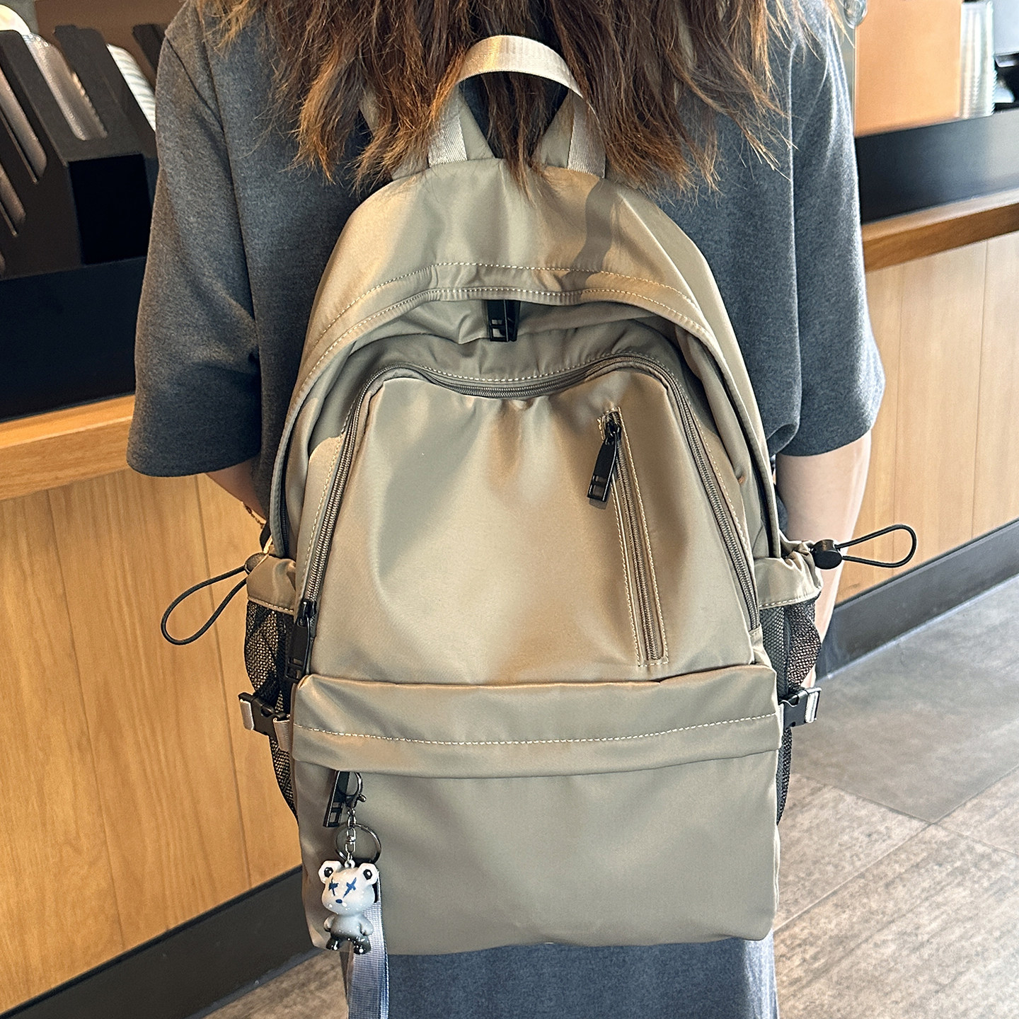 牛津布大容量防水双肩包女2025新款时尚轻便书包徒步旅行登山背包,淘宝优惠券,粉丝福利购,淘宝优惠卷