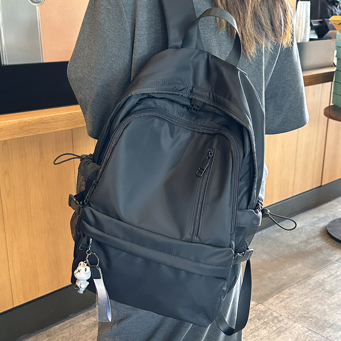 牛津布大容量防水双肩包女2025新款时尚轻便书包徒步旅行登山背包,淘宝优惠券,粉丝福利购,淘宝优惠卷