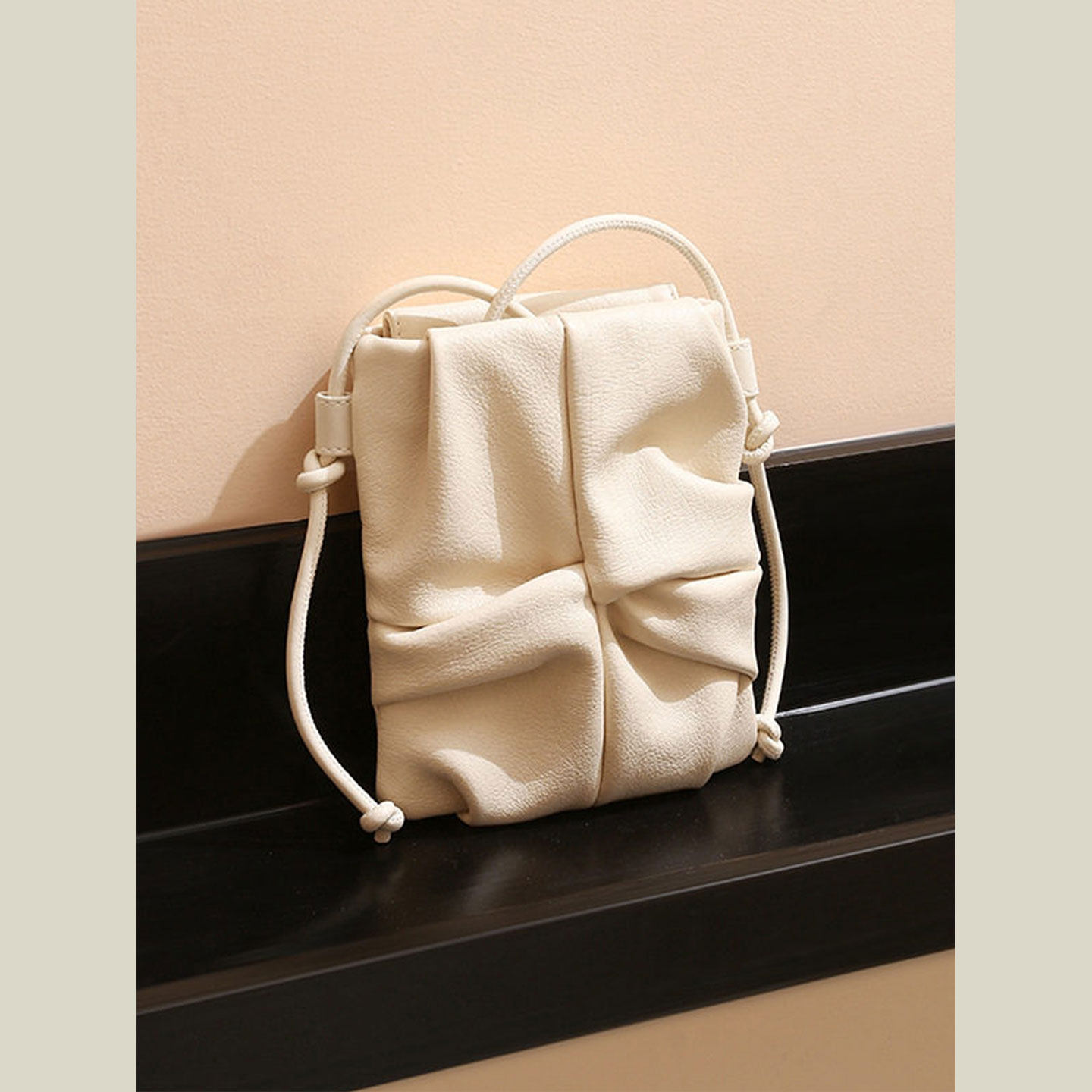 格调studio简约褶皱日光黄软皮包包2026新款斜挎包通勤小众单肩包,淘宝优惠券,粉丝福利购,淘宝优惠卷