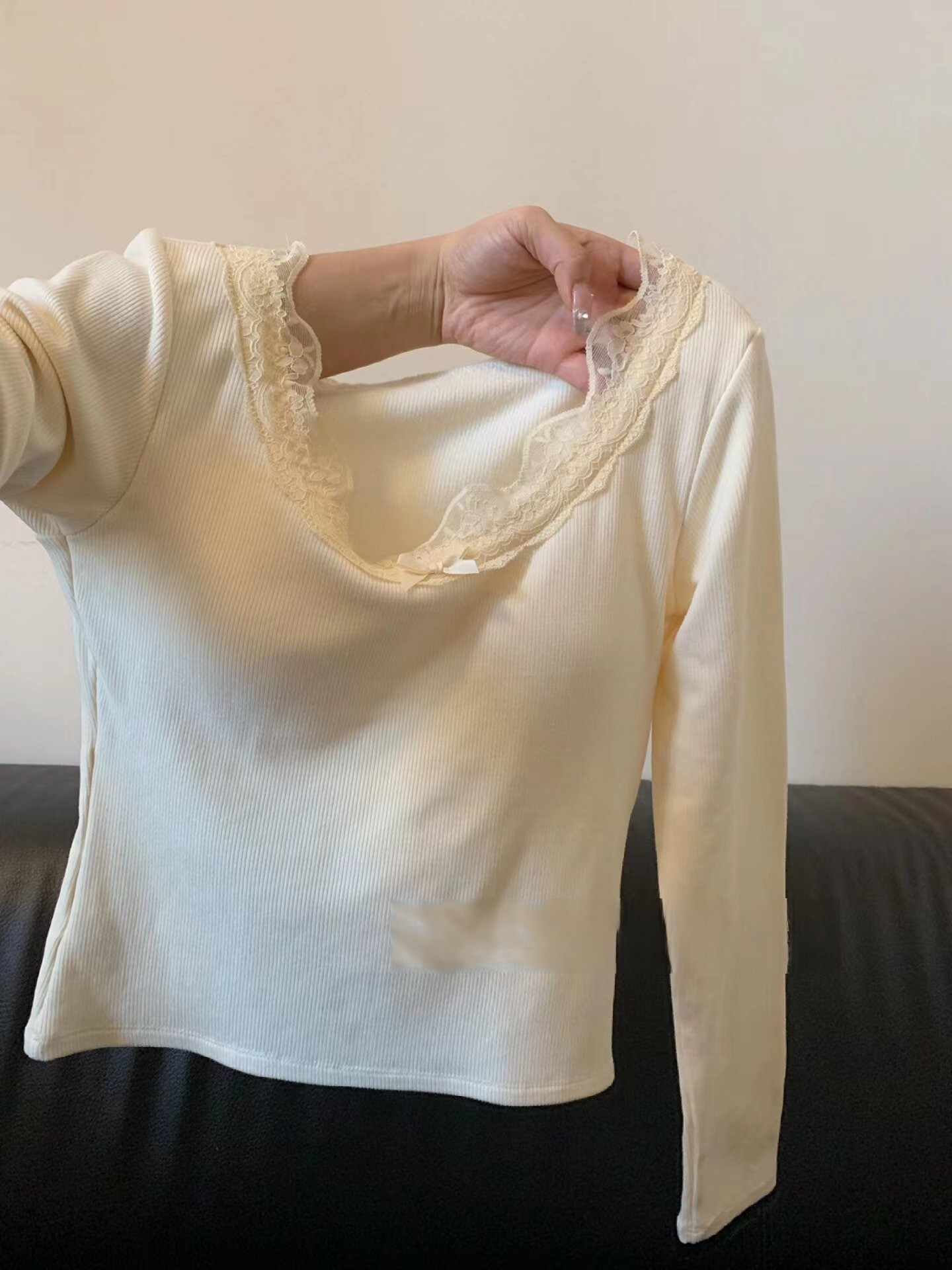 蕾丝德绒打底衫女秋冬内搭短款上衣修身显瘦小衫加绒保暖长袖T恤 - 图0