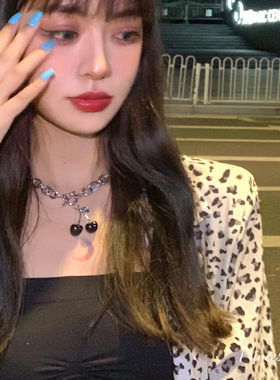 小众设计感黑色樱桃项链女2022年新款潮网红简约项圈女颈带锁骨链