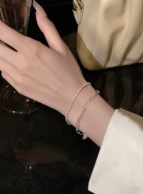 银色素圈手链女夏ins小众设计时尚简约手绳ins冷淡风波光粼粼手饰