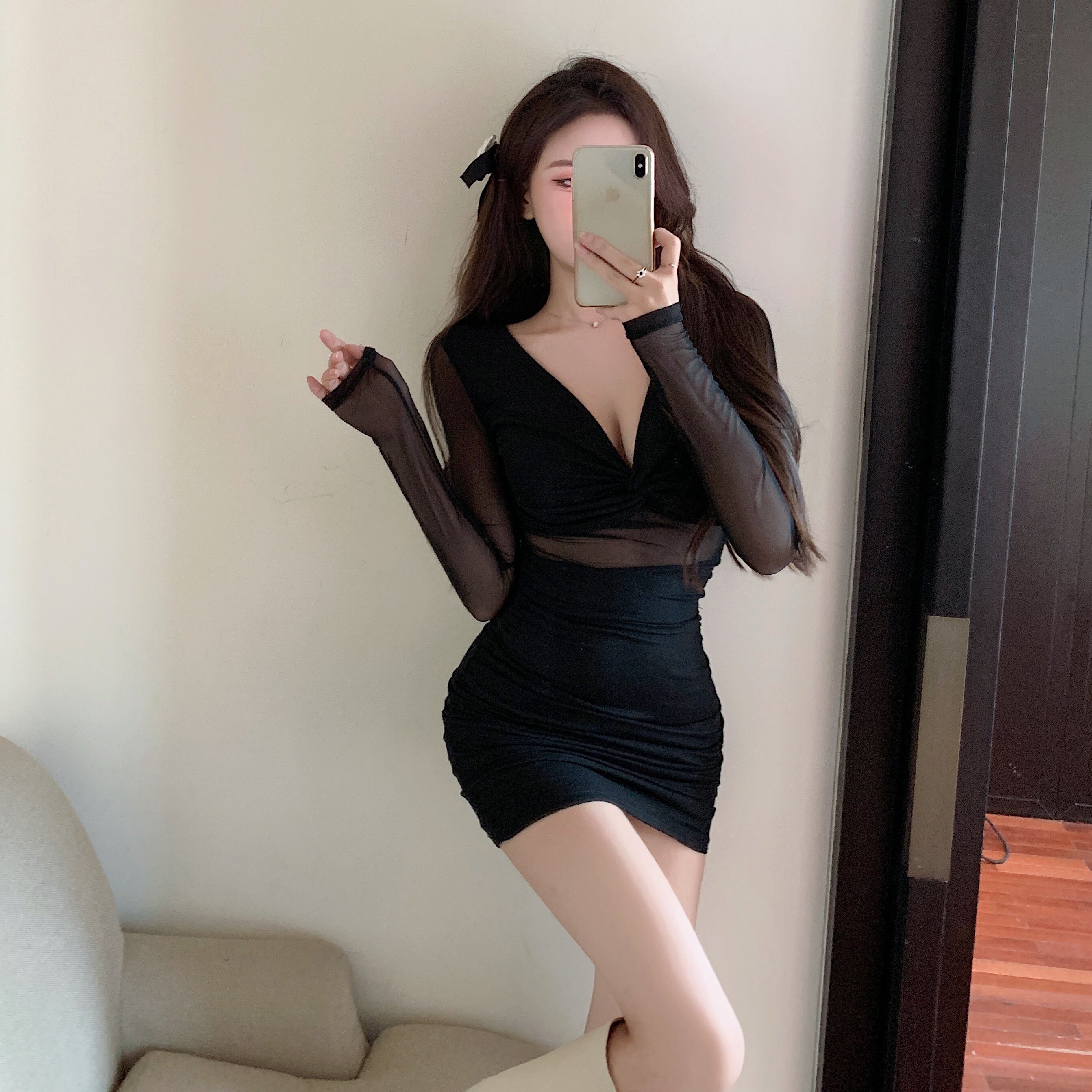 2023新款春秋黑色纯欲V领网纱连衣裙女高级性感辣妹紧身包臀短裙