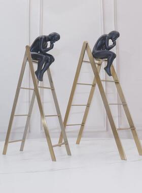 样板房装饰思想者楼梯创意软装饰品办公室书房书柜铁艺工艺品摆件