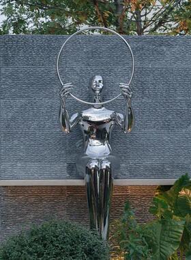 不锈钢雕塑卡通人物现代户外广场公园镜面镂空人像酒店大型水景品