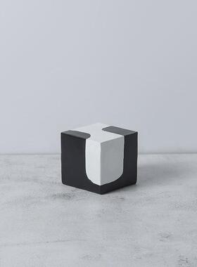 现代北欧极简方块黑白拼色方体树脂几何摆件家居样板间酒店装饰品