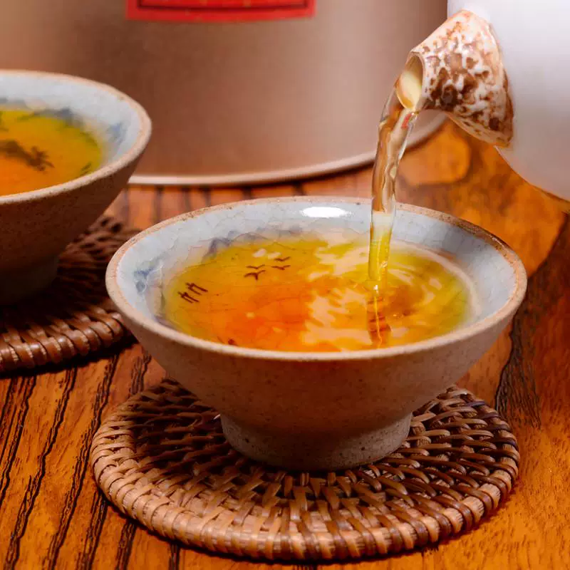 Новый чай с датой, Нью чай Уйишань черный чай оригинальный вкус Zhengshan с мелким ароматом длинного лана сильный аромат 500 г в банке, оптом в подарке