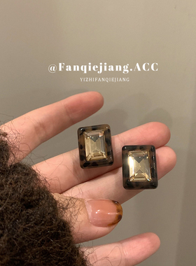 一只番茄酱原创设计耳环女小众高级感轻奢气质耳钉耳饰