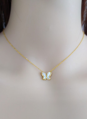 日系轻奢复古18K金色贝母蝴蝶项链女短款钛钢网红ins小众锁骨链