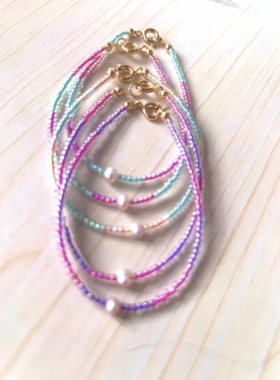 粉红粉蓝珍珠小米珠手环买两条送一条