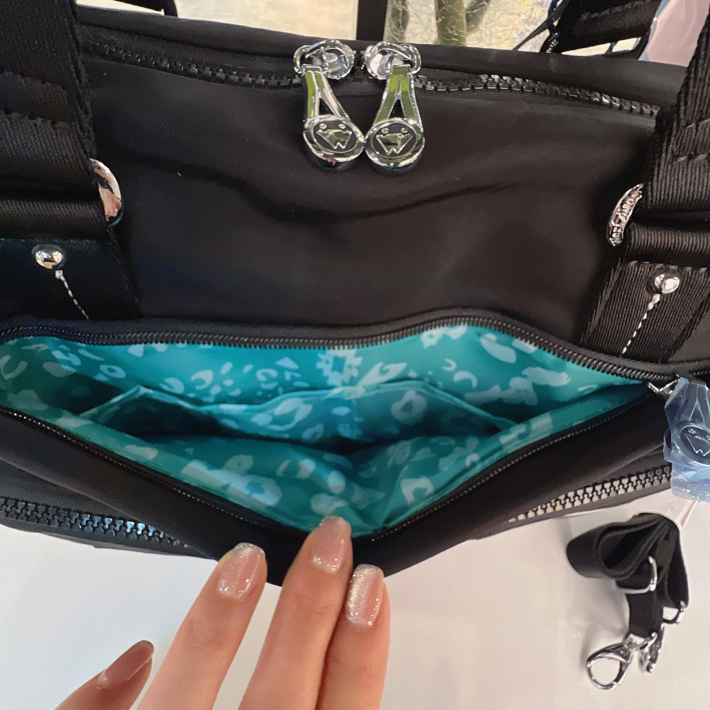 威尔逊大号手拎单肩斜挎包旅行包健身包  40-26-14厘米,淘宝优惠券,粉丝福利购,淘宝优惠卷